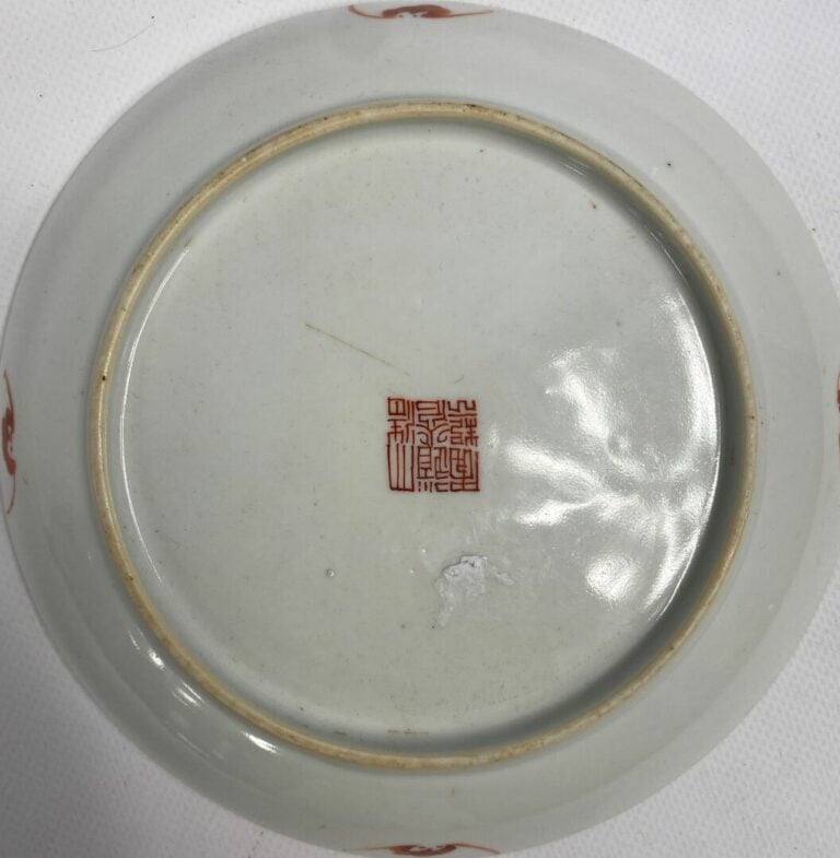 CHINE, XIXe et XXe siècles - Lot comprenant des céramiques dont un vase miniatu…