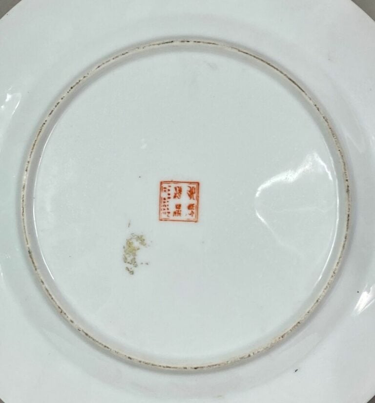 CHINE, XXe siècle - Ensemble de céramiques émaillées comprenant: - - une paire…