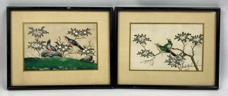 CHINE, XXe siècle - Ensemble de deux peintures sur soie à décor d'oiseaux branc…