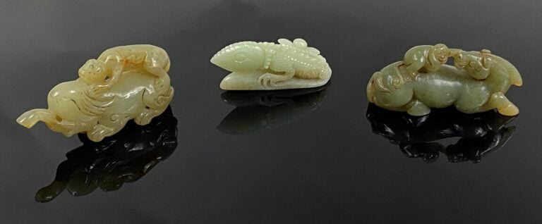 CHINE, XXe siècle - Ensemble de jade et pierre dure sculptées à l'effigie d'ani…