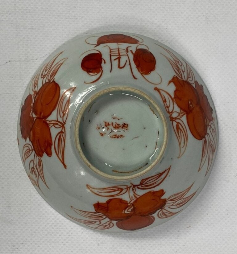 CHINE, XXe siècle - Lot comprenant Guanyin en blanc de Chine (restauration), va…