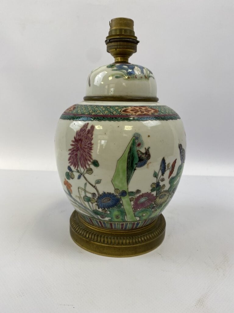 CHINE, XXe siècle - Pot à gingembre en porcelaine, dans le goût de la famille v…