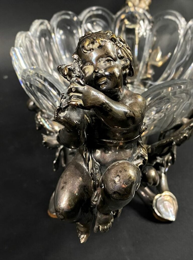 CHRISTOFLE - Important surtout de table en bronze argenté composé d'une coupe o…