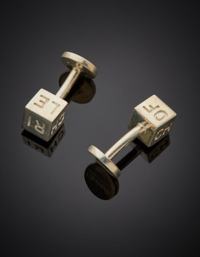 CHRISTOFLE - Paire de BOUTONS de MANCHETTES « cubes » en argent (925‰) gravé «…