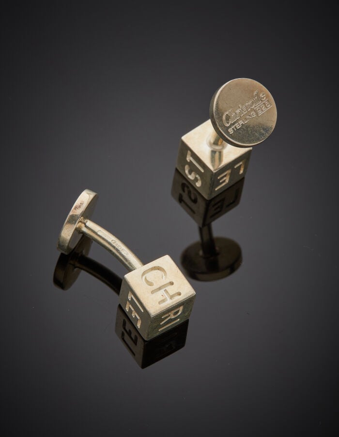 CHRISTOFLE - Paire de BOUTONS de MANCHETTES « cubes » en argent (925‰) gravé «…