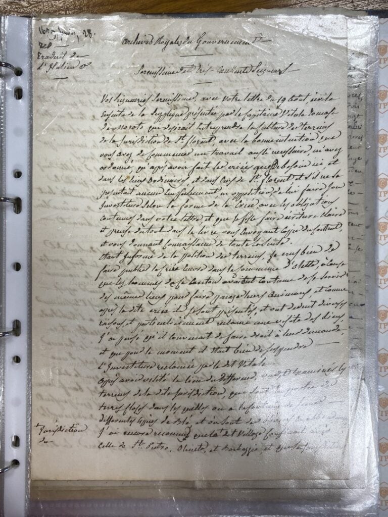 Classeur contenant huit actes authentiques, Ancien Régime ou période révolution…