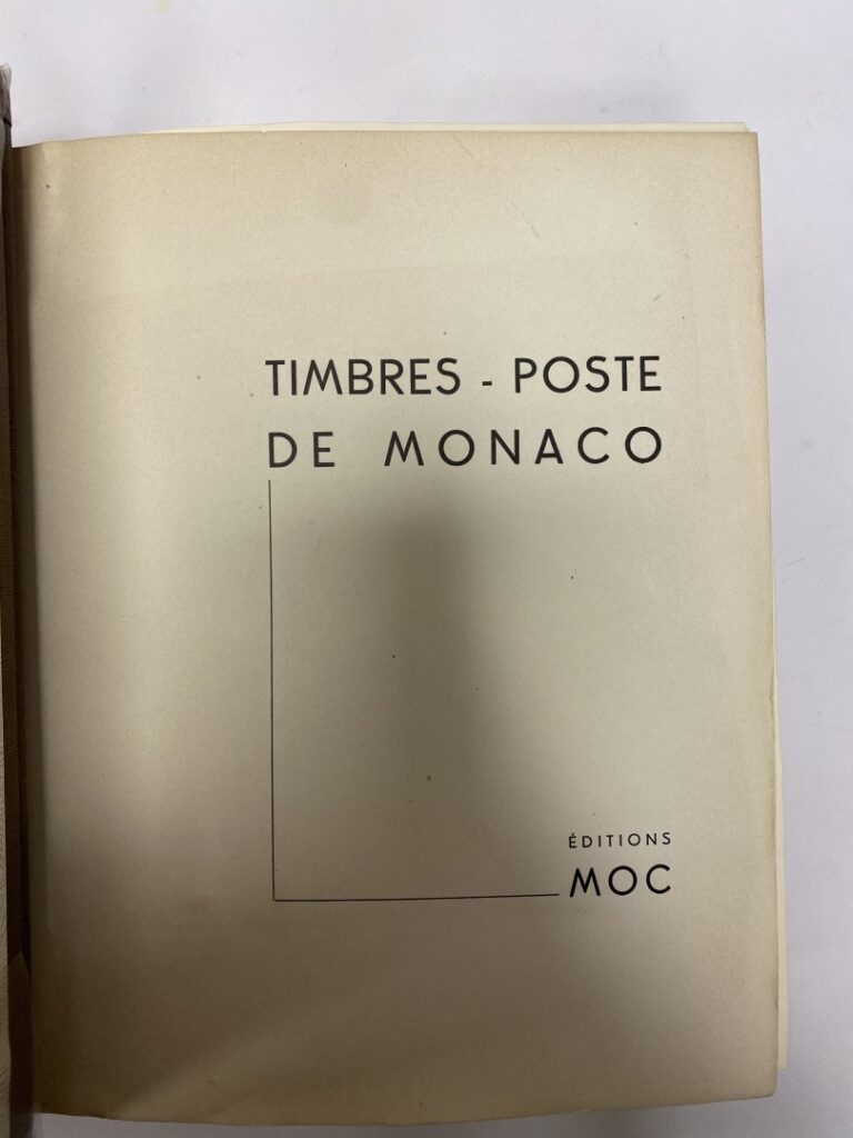 Collection de timbres de Monaco, deux albums, timbres en très bon état, non obl…