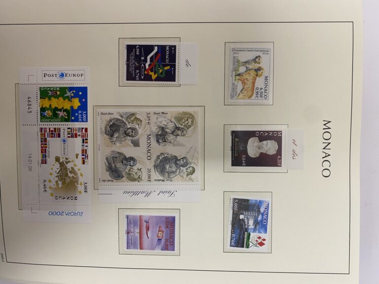 Collection de timbres de Monaco, deux albums, timbres en très bon état, non obl…