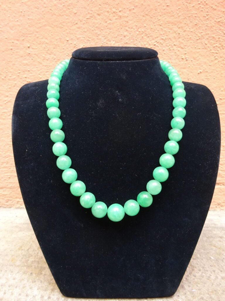 [-] COLLIER DE PERLES EN SERPENTINE (?) - Chine - (quelques usures) - L: 25 cm…