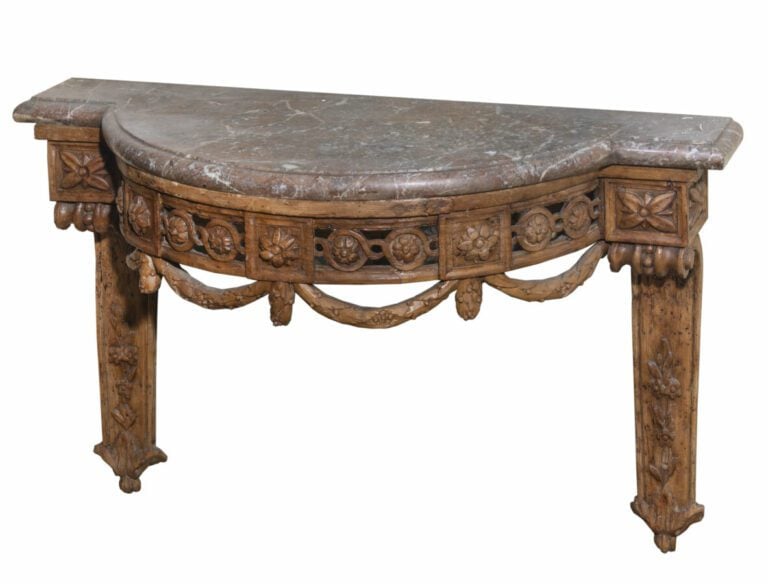 Console d'applique en bois naturel mouluré et sculpté de fleurettes et feuillag…