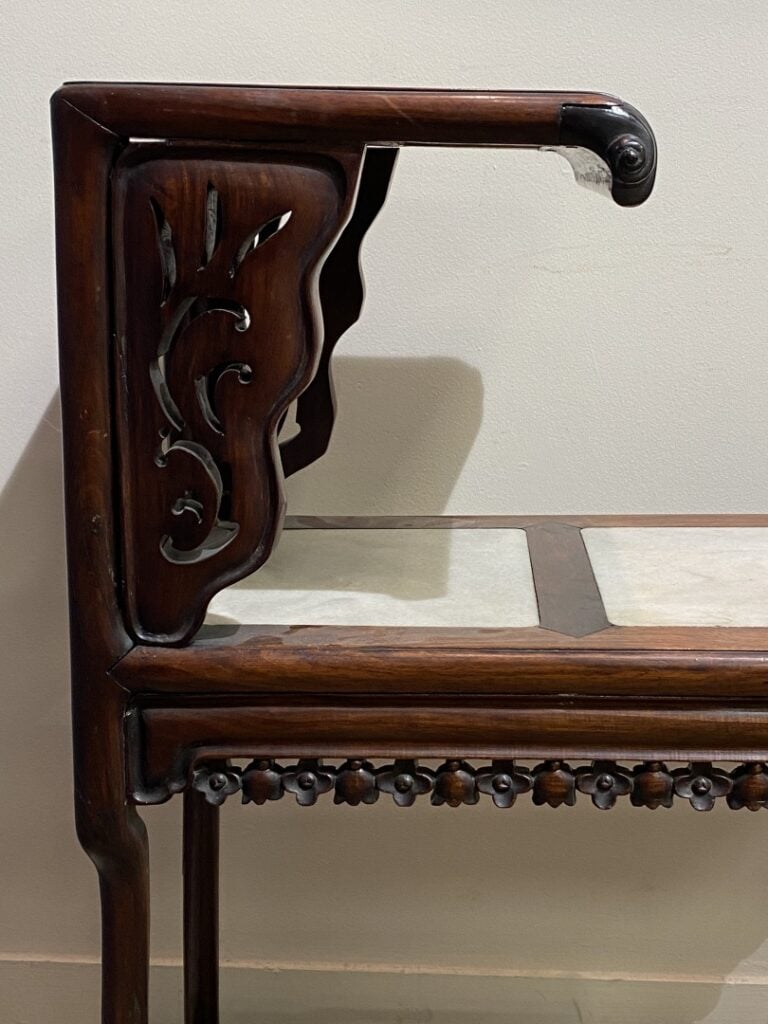 Console en bois sculpté et plateau de marbre - Chine ou Vietnam - Console à deu…
