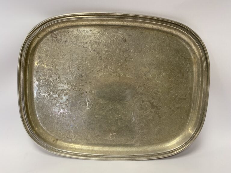 CORNET. - Lot de pièces de service de table en métal argenté, comprenant un sea…