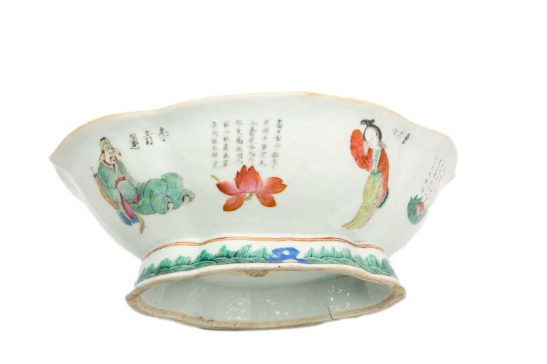 COUPE A OFFRANDES A DECOR WU SHUANG PU - Chine, Dynastie Qing, XIXe siècle - Fl…