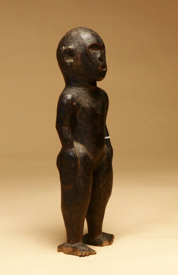 Couple de statues bois patine brune, Banda, . Hauteur : 33(Madame) et 32 (Monsi…