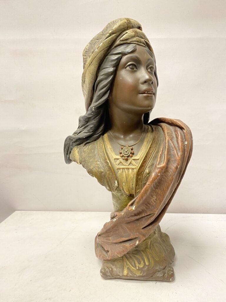 Dans le goût de GOLDSCHEIDER. - Adinda - Epreuve en plâtre polychrome, identifi…