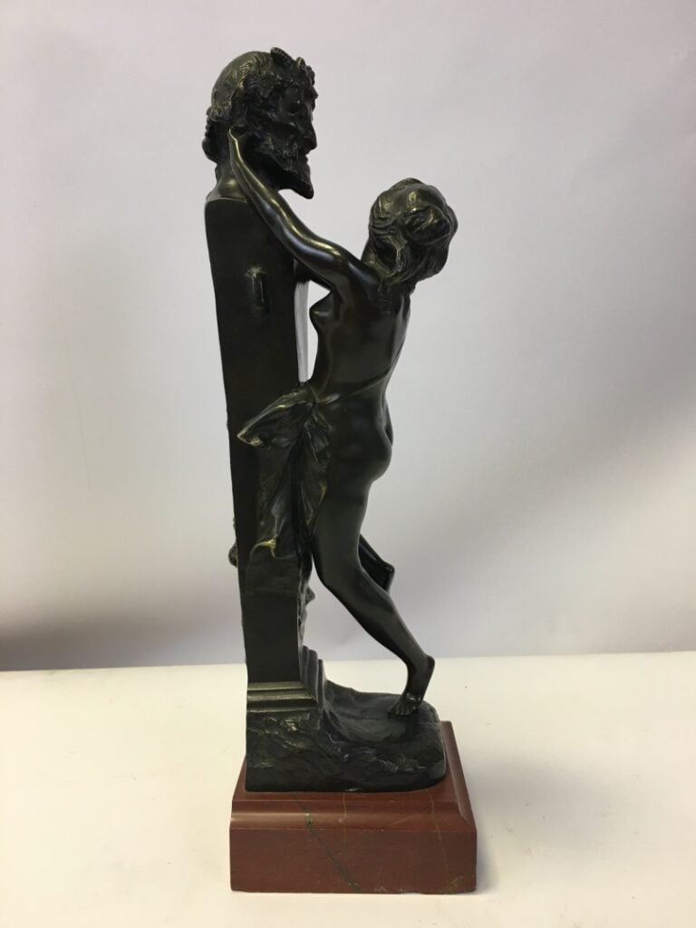 D'après CLODION. - Sacrifice à Priape - Bronze, signé au dos. - Hauteur: 35 cm.…