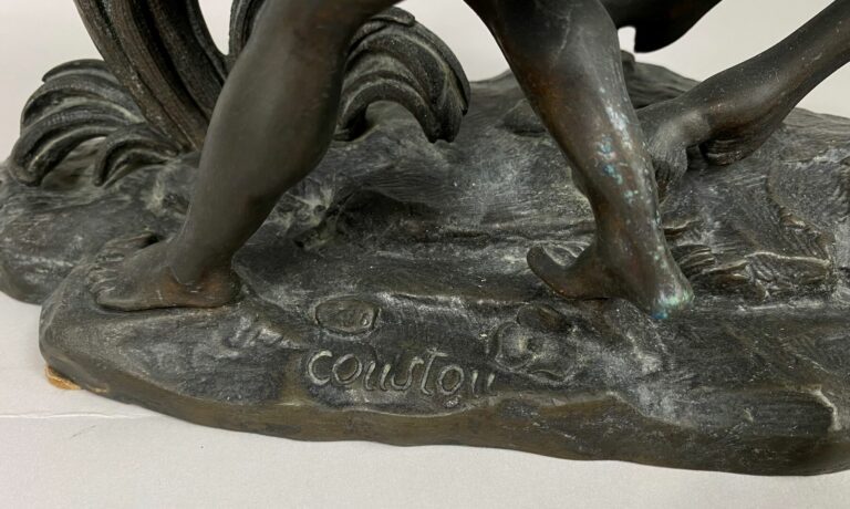 D'après COUSTOU - Cheval de Marly - Groupe en bronze sculpté à patine brune - 3…