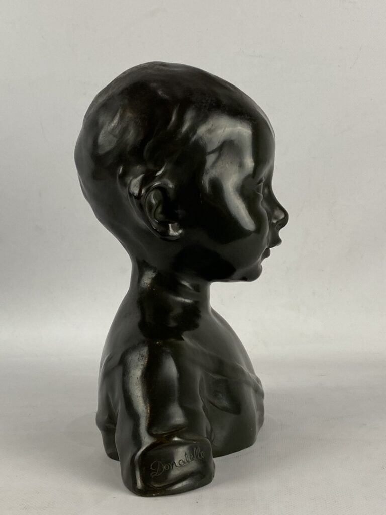 D'après DONATELLO - Buste d'enfant - Epreuve en bronze à patine verte - H : 27…
