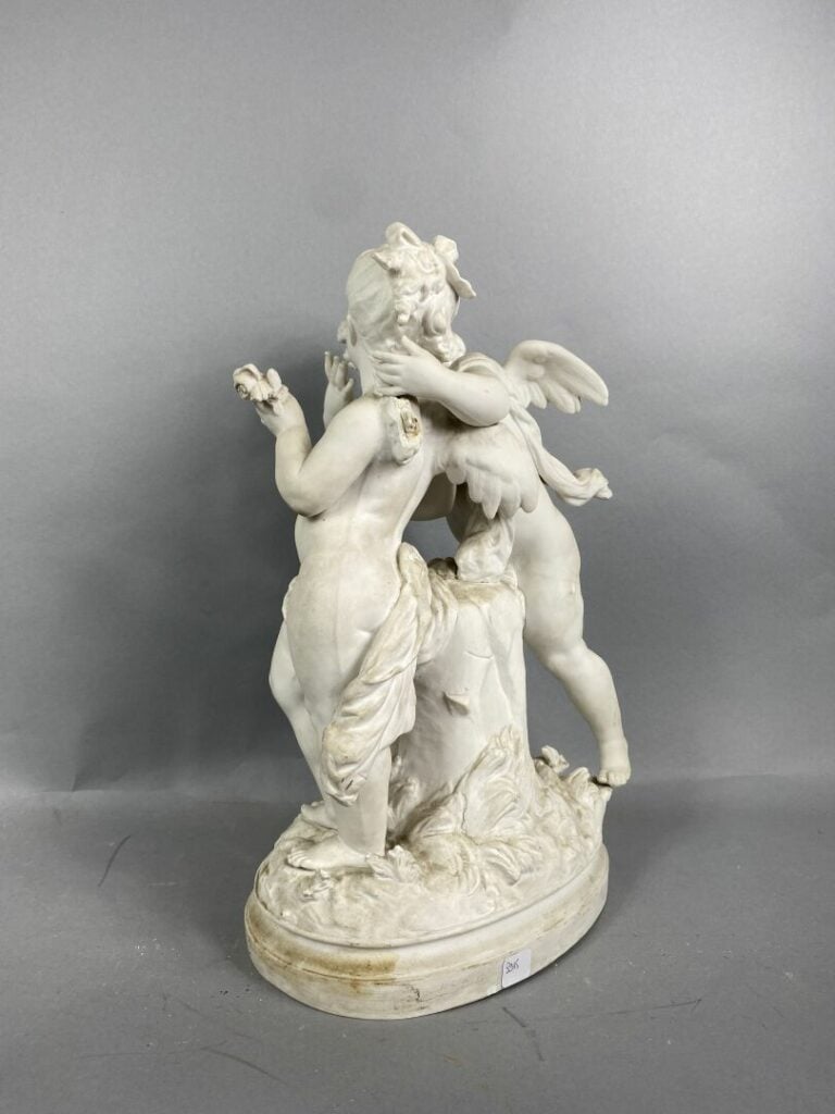 D'après Hippolyte MOREAU (1832-1927) - Groupe en biscuit représentant deux ange…