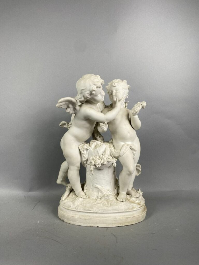 D'après Hippolyte MOREAU (1832-1927) - Groupe en biscuit représentant deux ange…