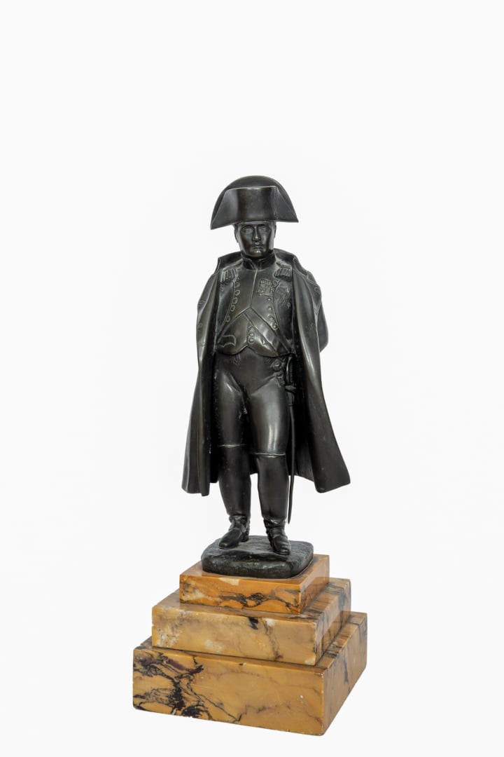 D'après James PRADIER. - Napoléon I debout au bicorne - Epreuve en bronze à pat…