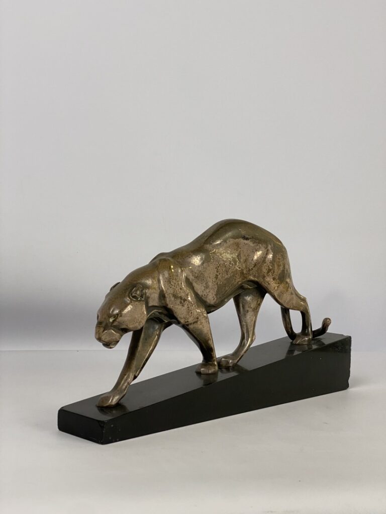 D'après Maurice PROST (1894-1967) - Panthère marchant - Sculpture en bronze arg…