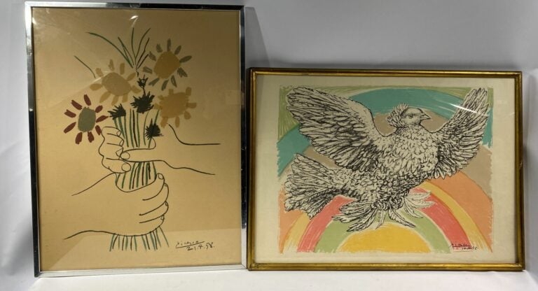 D'après PICASSO - Bouquet de fleurs et oiseau aux ailes déployées - Deux lithog…