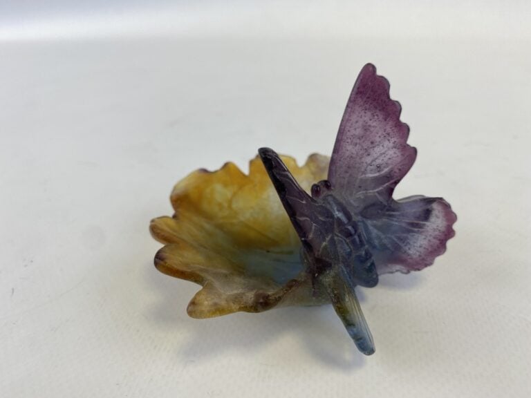 Daum France - Coupelle en pâte de verre au papillon - Signé. - (petit éclats) -…