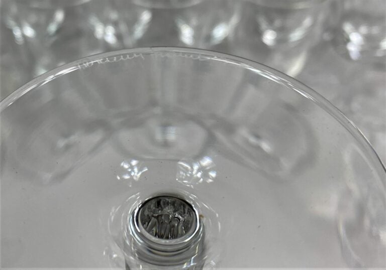 DAUM France - Partie de service en verres en cristal comprenant - - 10 verres à…