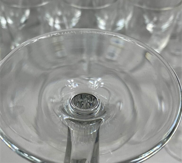 DAUM France - Partie de service en verres en cristal comprenant - - 10 verres à…