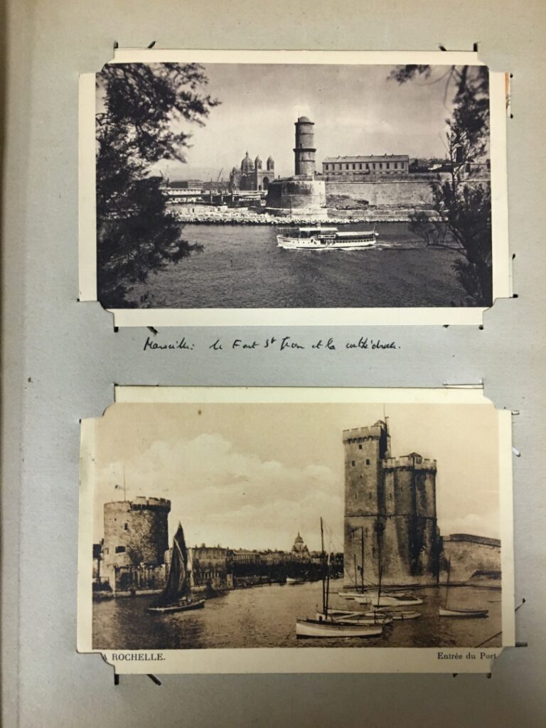 Deux albums de photos et cartes postales, France, régionalisme, Suisse, Anglete…