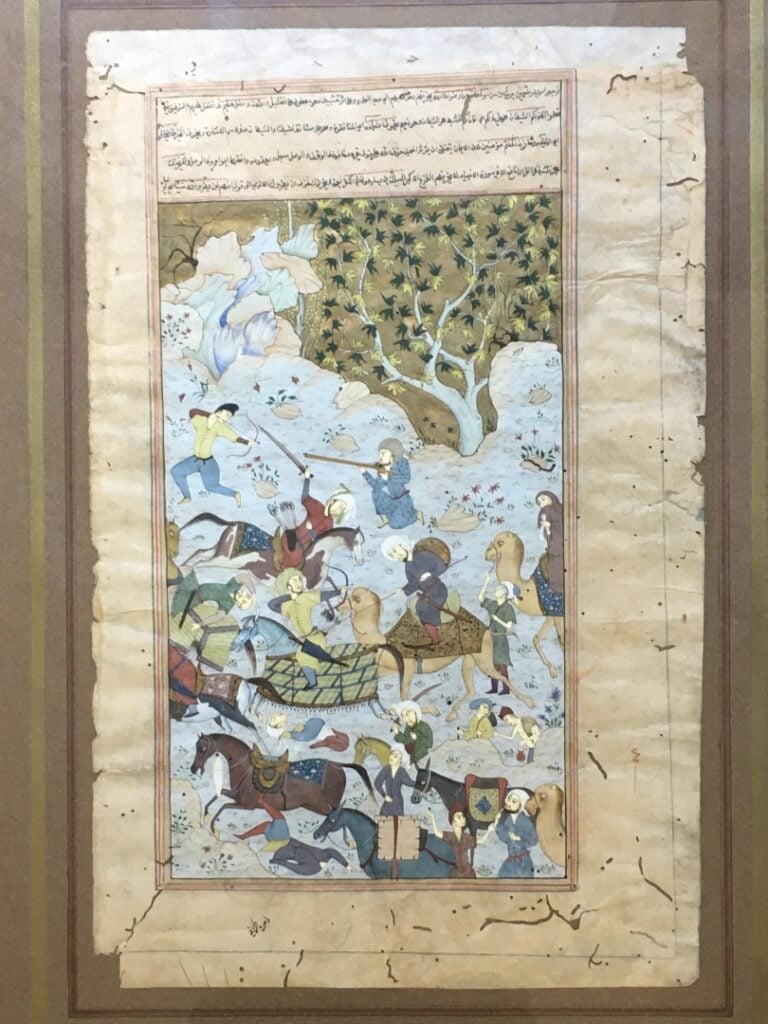 Deux miniatures gouachées sur papier, Scènes de bataille (trous de ver). - Inde…