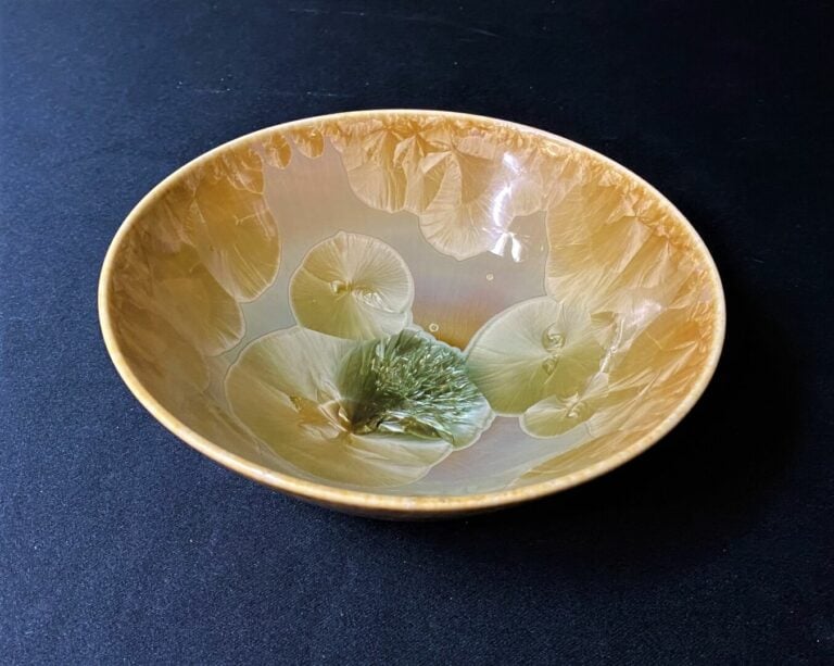 Didier BALLAMY (XXe siècle) - Coupe en porcelaine cristallisée au zinc - Signée…