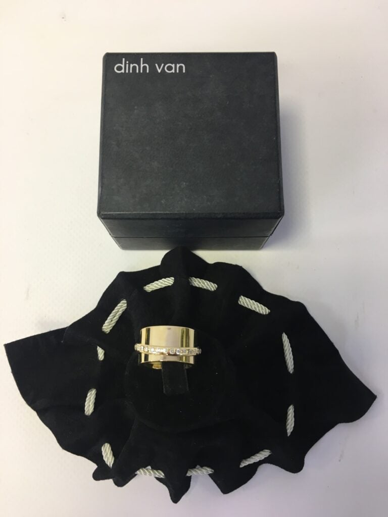DINH VAN - Large BAGUE modèle « Ariane » en or jaune (750 millièmes) retenant u…