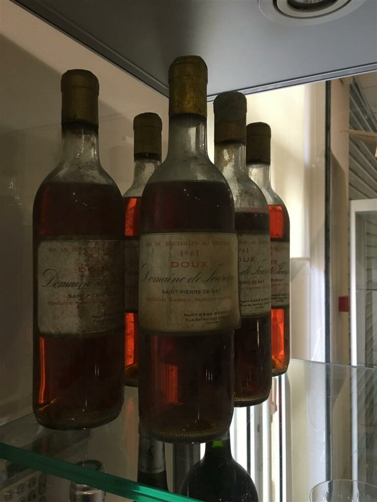Domaine de Jourdan, 1961, Bordeaux blanc, 7 bouteilles (niveaux bas et étiquett…