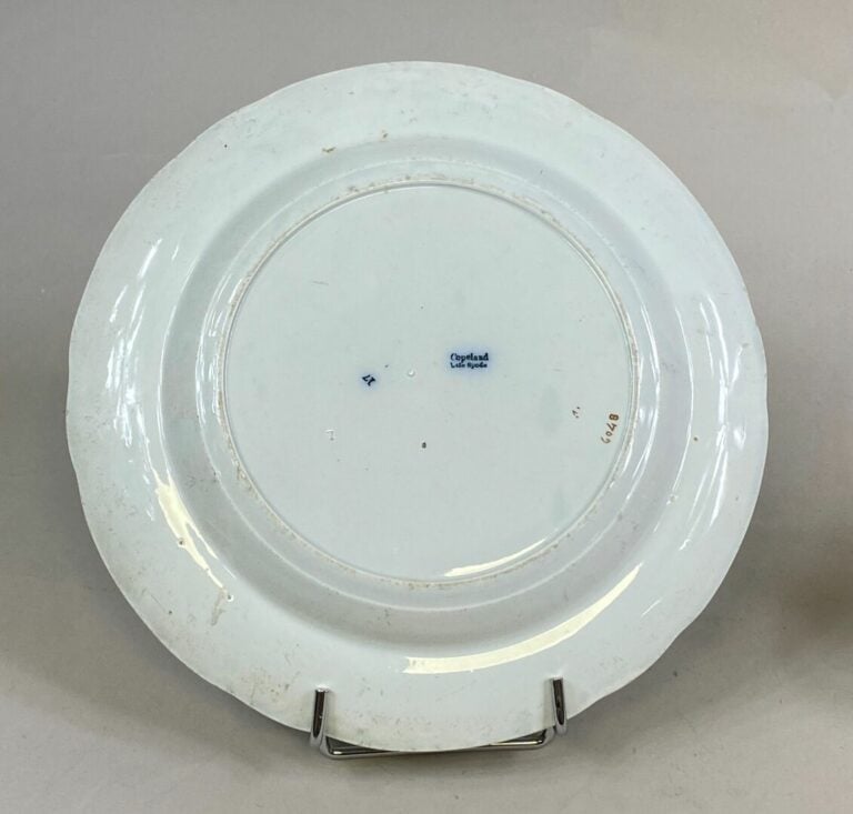 DOUBLON / SPODE - Assiette en céramique à décor polychrome de pivoines, croisil…