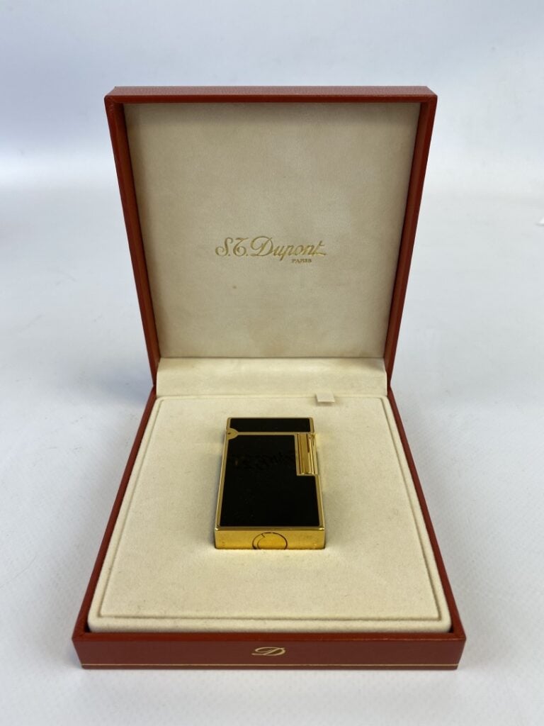 DUPONT - Briquet en métal doré laqué noir - Avec écrin de la maison