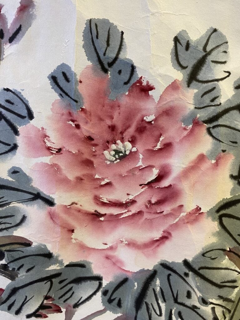 ECOLE CHINOISE - Pivoines et branchages - Encre et aquarelle sur soie - Cachets…