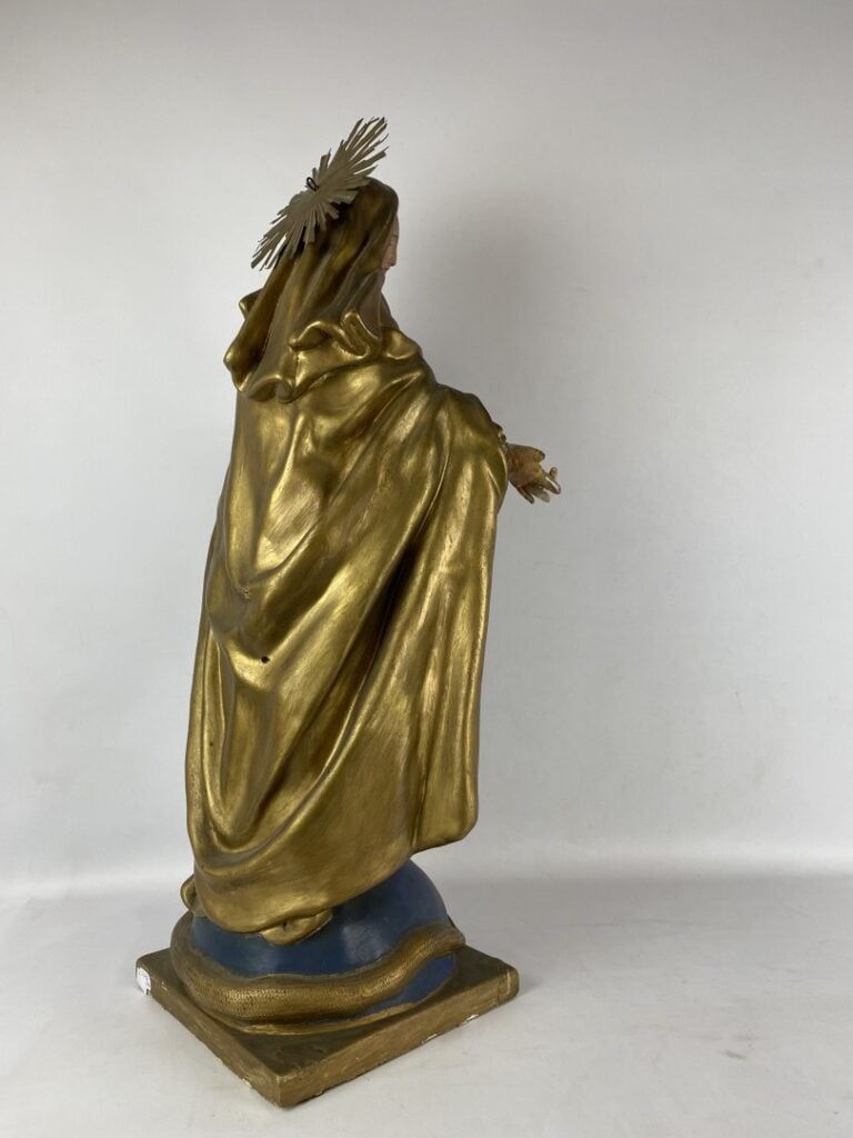 Ecole de la fin du XIXème siècle - La Vierge terrassant le serpent - Grande scu…