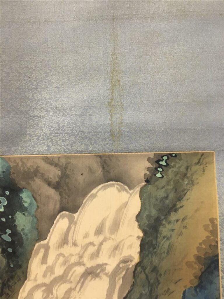 Ecole du XXe siècle - A décor de cascade. Belle polychromie dans les tons bleu…
