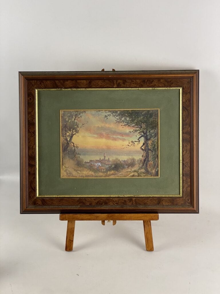 Ecole du XXème siècle - Vue de village en bord de mer - Aquarelle - Signée en b…