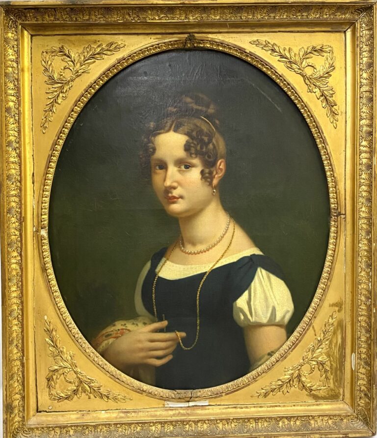 Ecole française fin du XIXe siècle - Portrait d'une jeune femme aux colliers -…