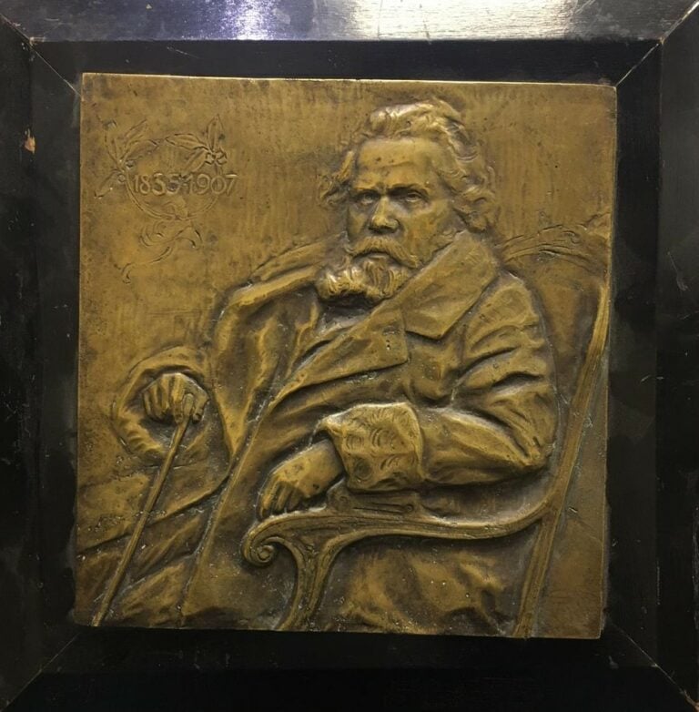 Ecole italienne. - Portrait du poète Giosue Carducci (1835-1907). - Bas-relief…