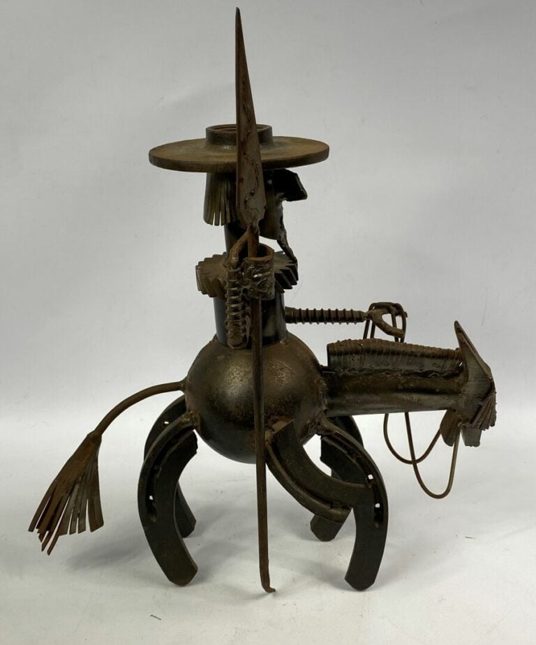 Ecole moderne - Sculpture en fer forgé formant pied de lampe figurant Sancho Pa…