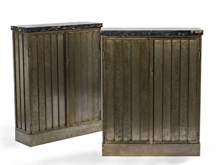 Edgar BRANDT (1880-1960) - Paire de meubles de rangement à caissons en fer forg…