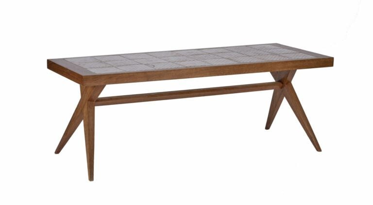 Edouard CAZAUX & Victor COURTRAY, attribué à - Table basse en chêne à plateau r…