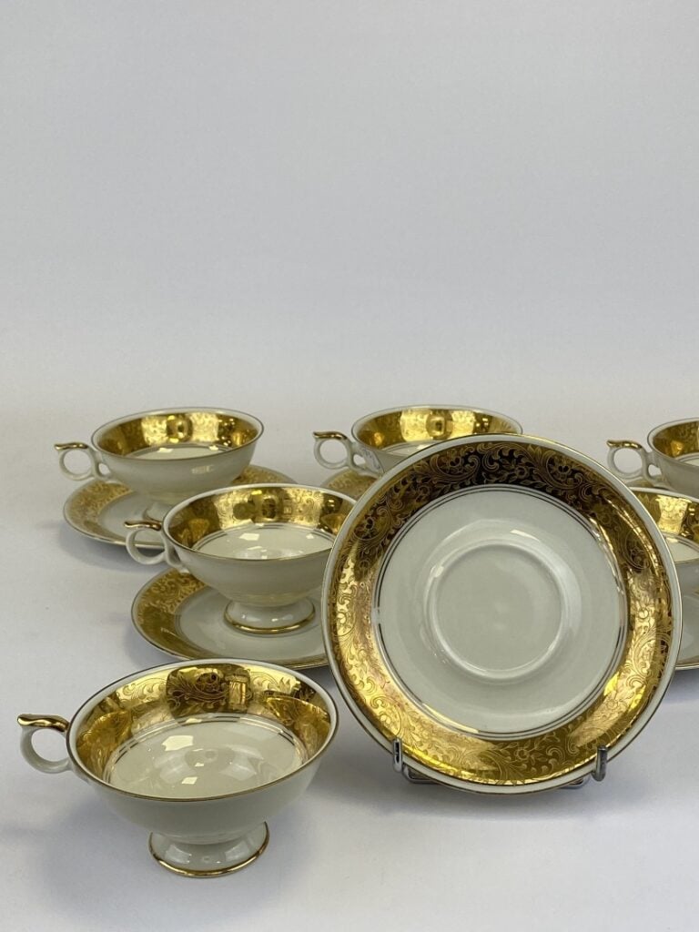 ELFENBEIN - Allemagne - Six tasses et leur sous-tasses - Signé - (estompes au d…