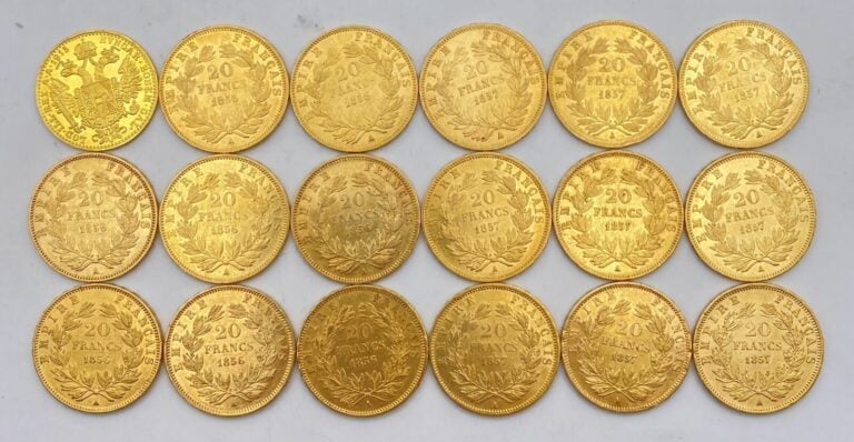 Ensemble de 18 pièces or comprenant : - - 8 pièces de 20 Francs or de type « N…