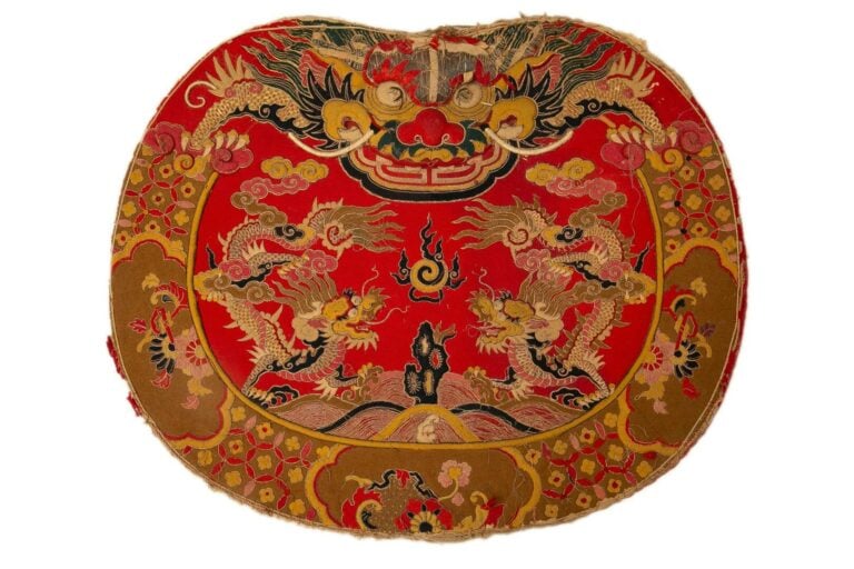 [/] ENSEMBLE DE BRODERIES - Vietnam, Dynastie des Nguyên, Epoque XIXe siècle -…