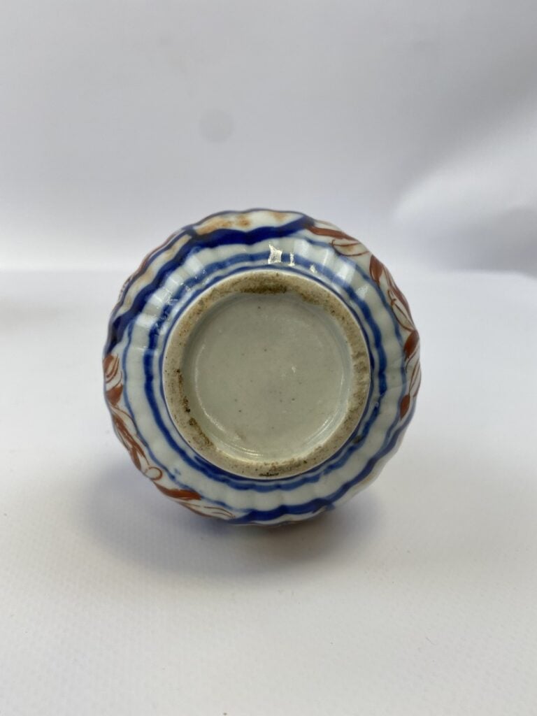 ENSEMBLE DE CERAMIQUES MINIATURES - Japon - Comprenant - - un sucrier satsuma à…